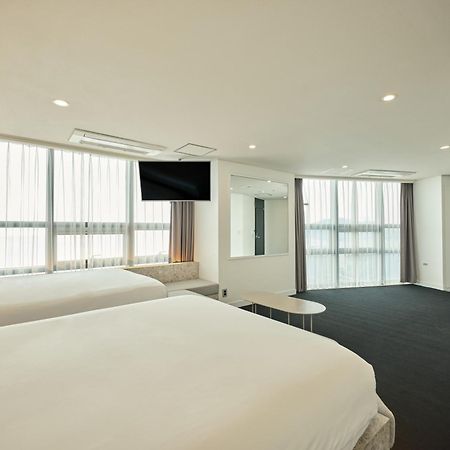 Uh Suite The Haeundae Busan Eksteriør billede