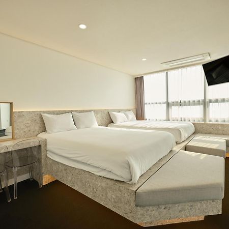 Uh Suite The Haeundae Busan Eksteriør billede