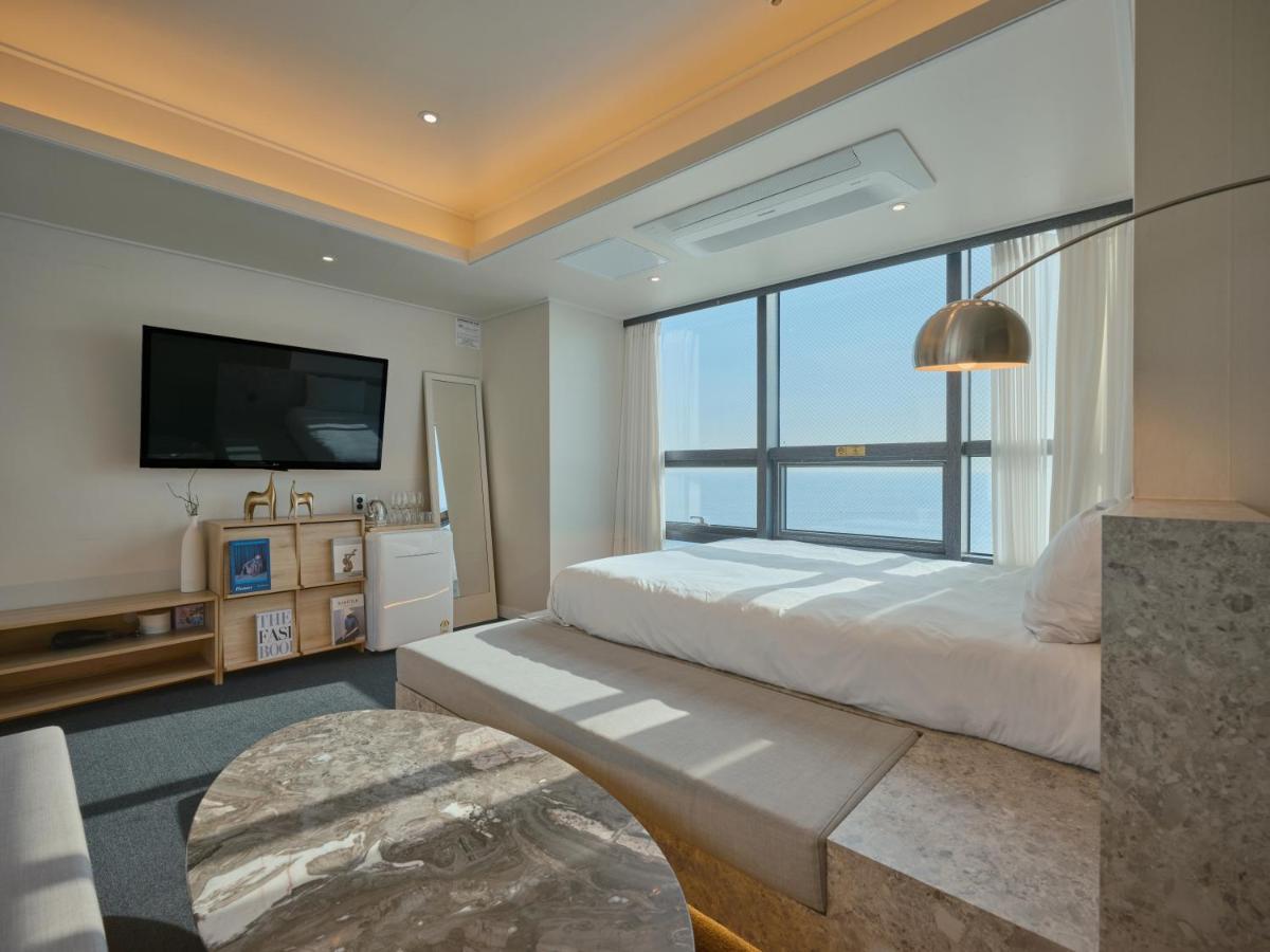 Uh Suite The Haeundae Busan Eksteriør billede