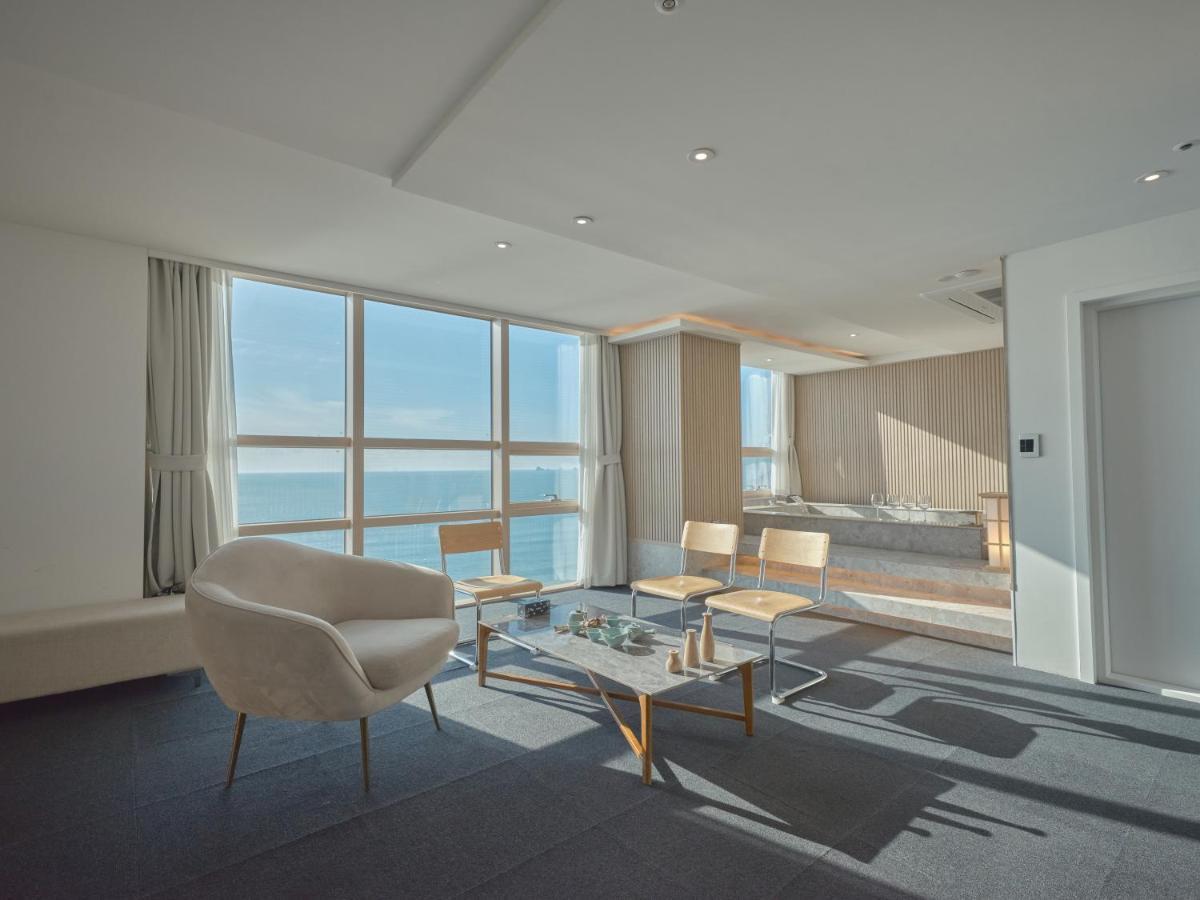 Uh Suite The Haeundae Busan Eksteriør billede