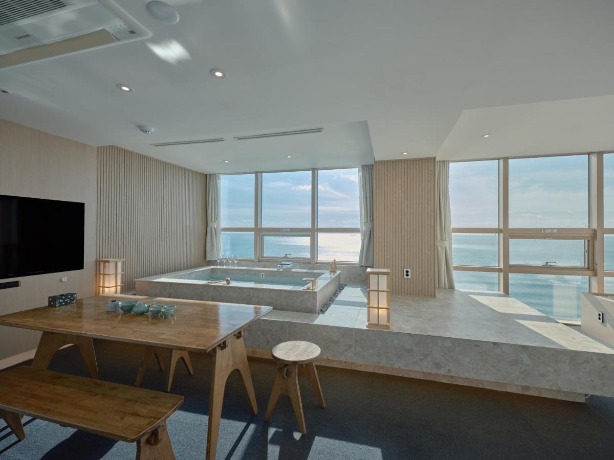 Uh Suite The Haeundae Busan Eksteriør billede