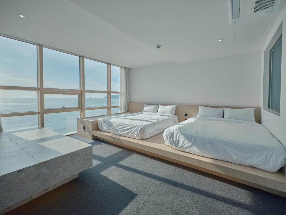 Uh Suite The Haeundae Busan Eksteriør billede