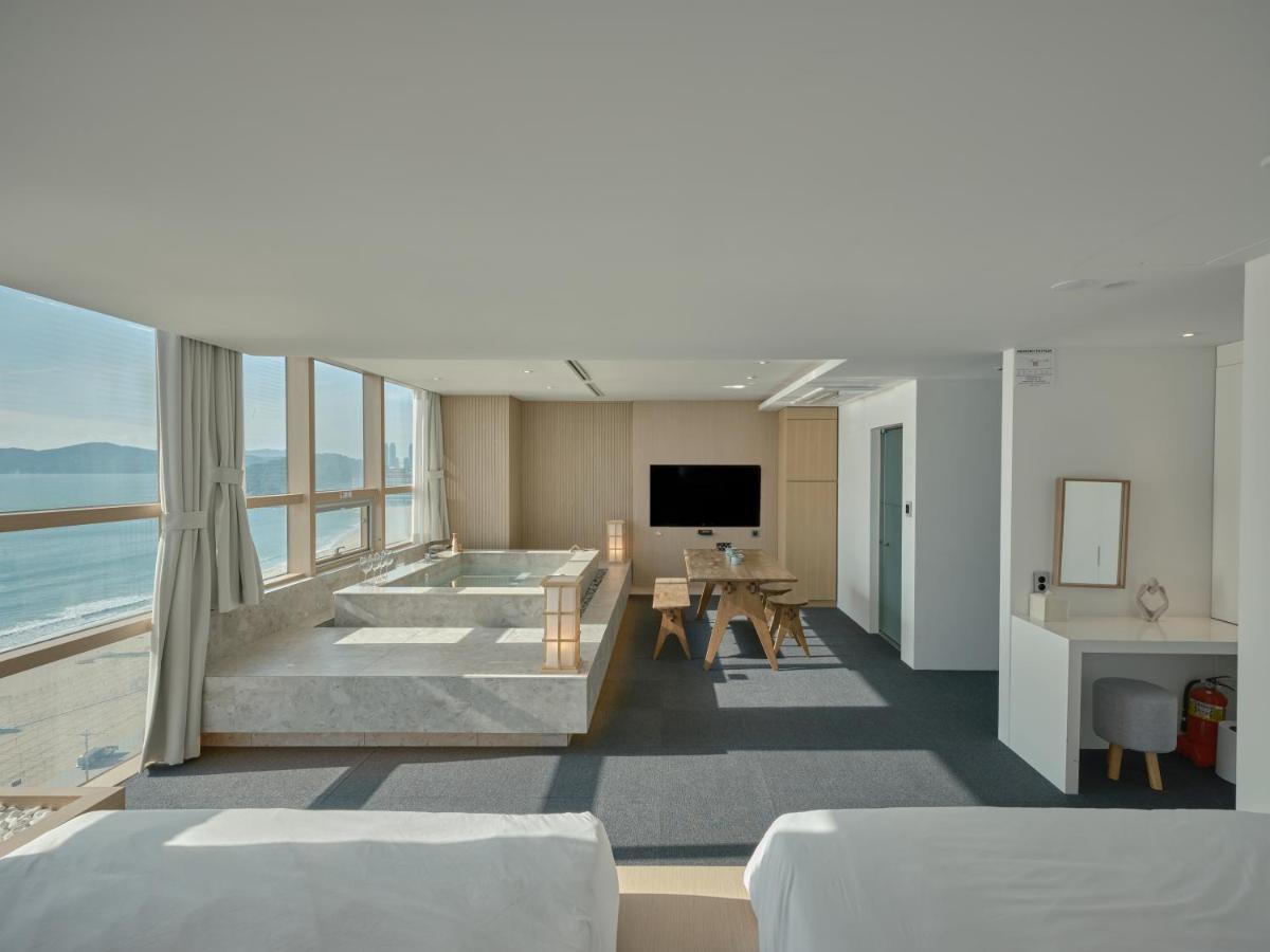 Uh Suite The Haeundae Busan Eksteriør billede
