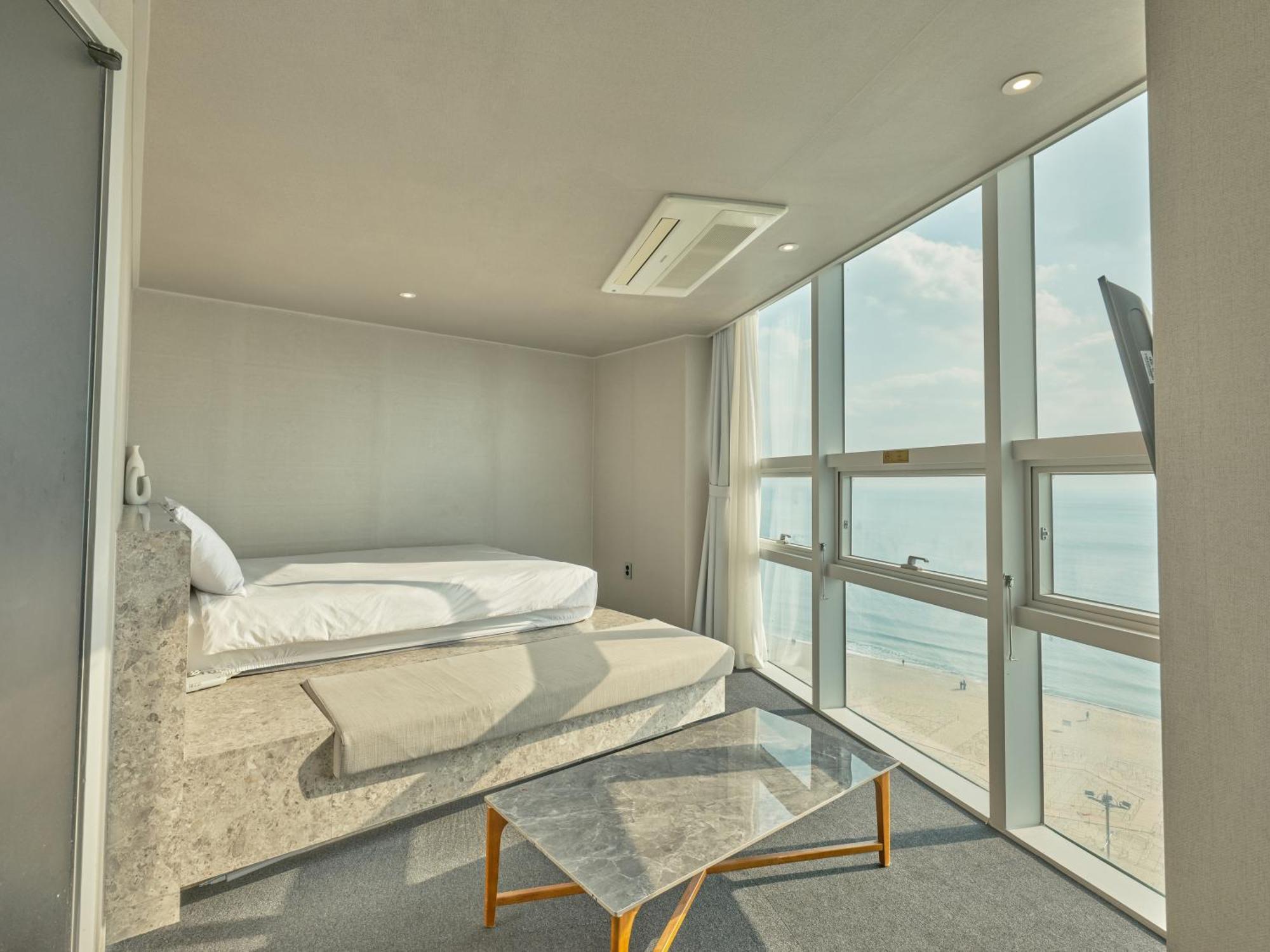 Uh Suite The Haeundae Busan Eksteriør billede