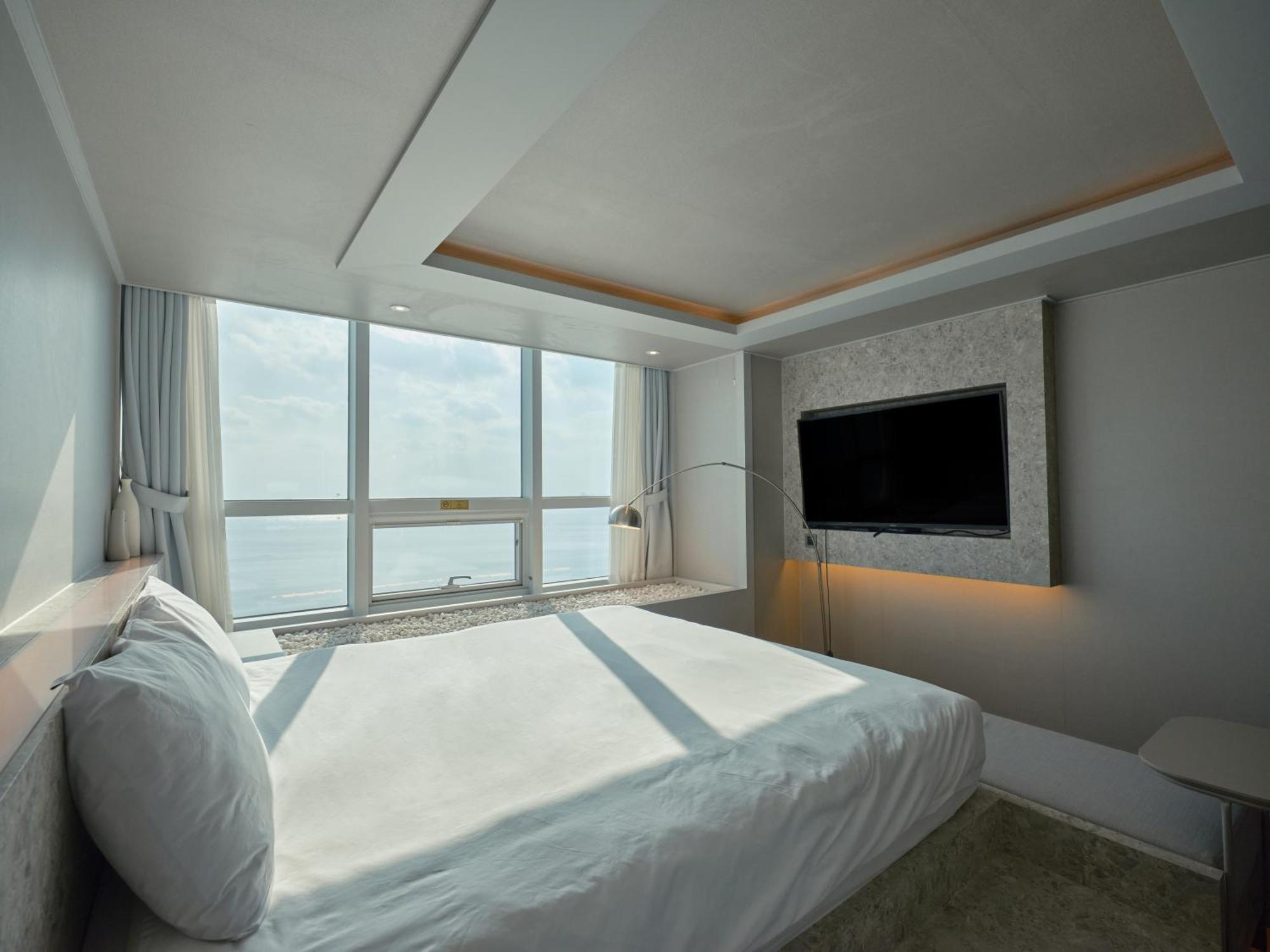 Uh Suite The Haeundae Busan Eksteriør billede